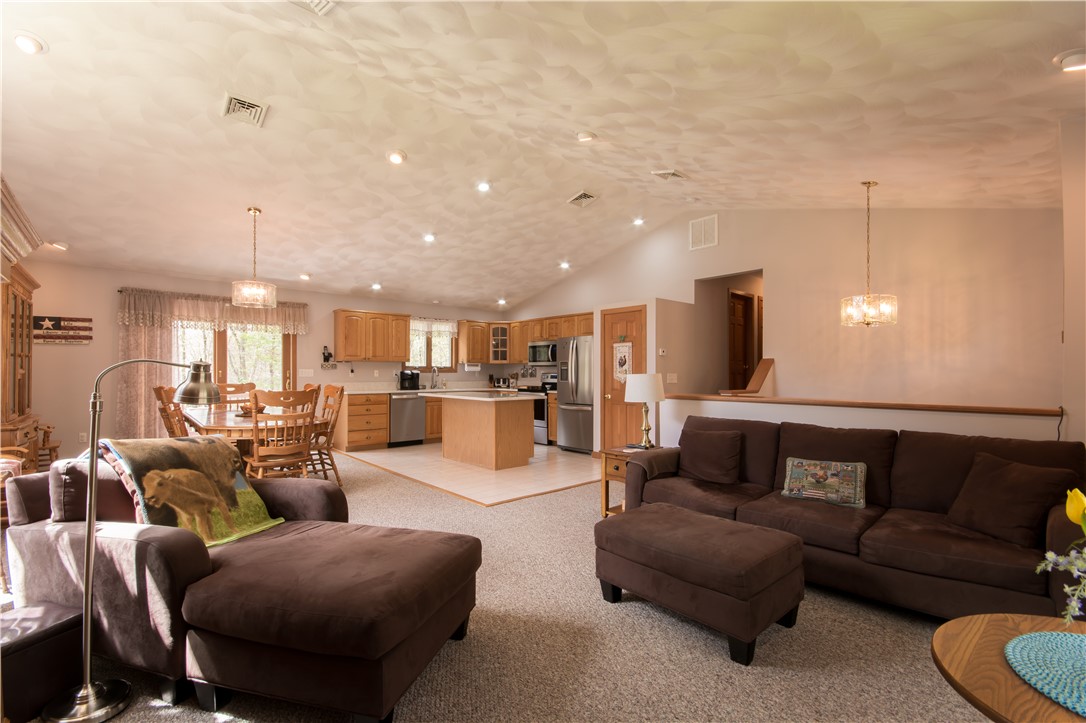 793 Hammet Road Coventry, RI 02816 - Photo 21 of 40