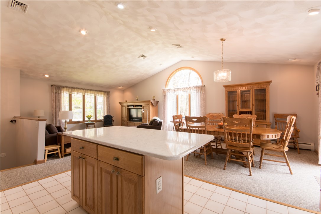 793 Hammet Road Coventry, RI 02816 - Photo 6 of 40