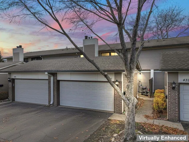 $390,000 | 430 Swan Court, Deerfield, IL 60015