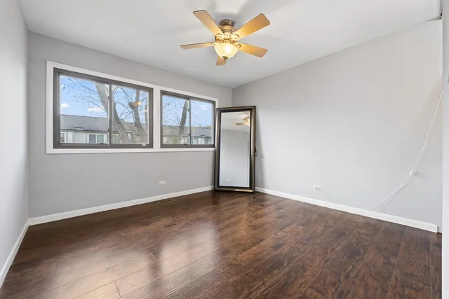 $390,000 | 430 Swan Court, Deerfield, IL 60015