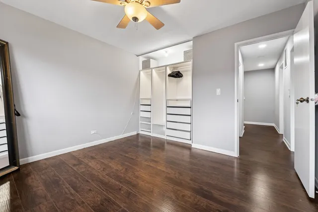 $390,000 | 430 Swan Court, Deerfield, IL 60015