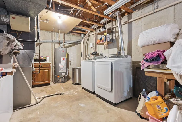 $390,000 | 430 Swan Court, Deerfield, IL 60015