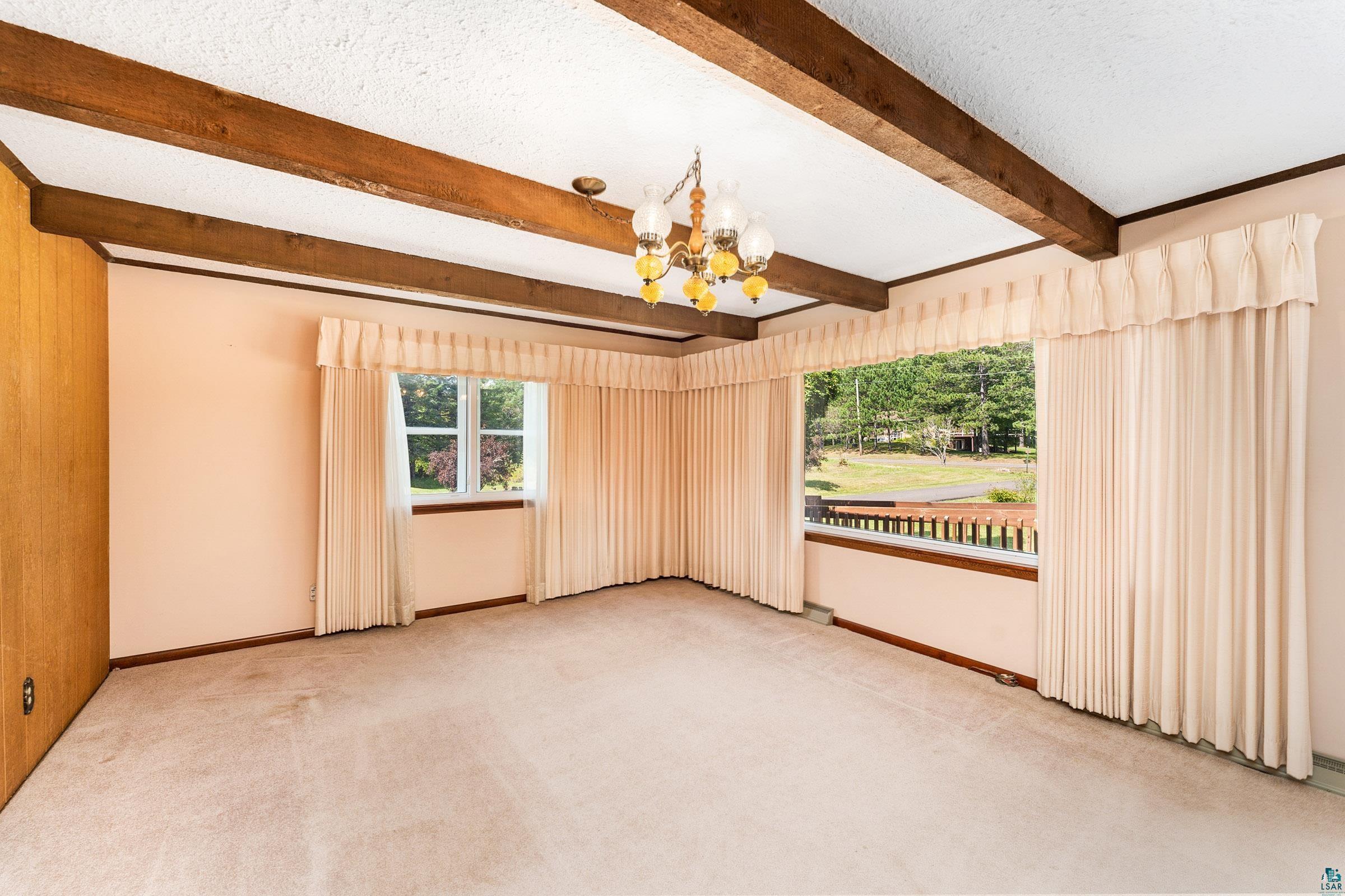 5426 Samuelson Road Duluth, MN 55811 - Photo 6 of 41 Living Room