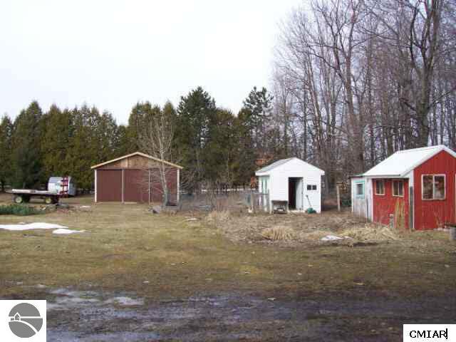 6421 South Gilmore Road Mount Pleasant, MI 48858 - Photo 5 of 7 1772126-4.JPG
