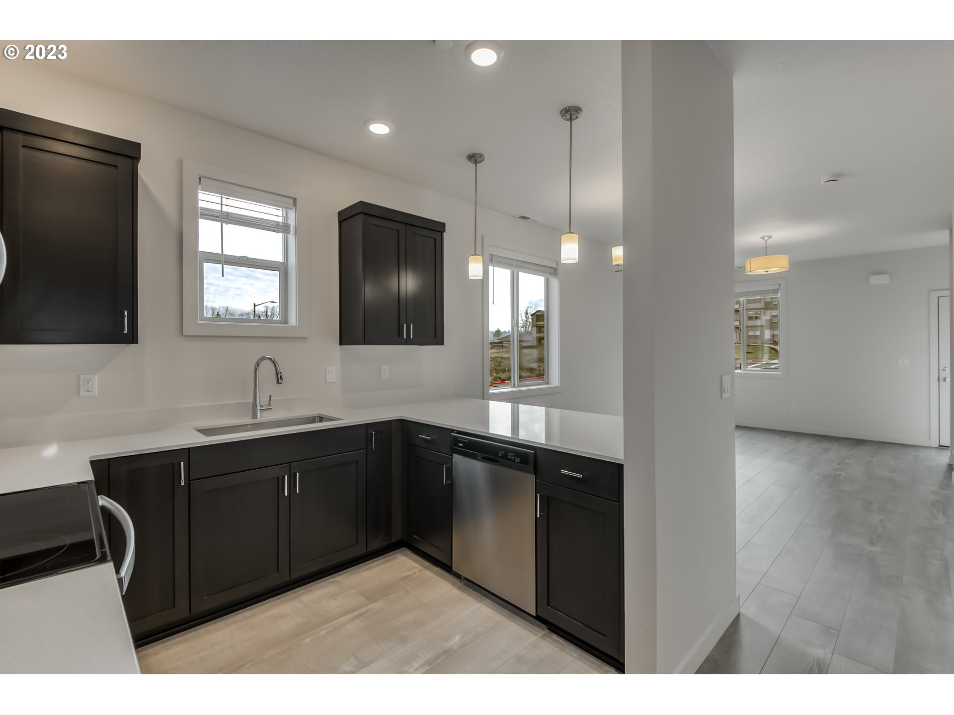 2085 Strong Road Southeast Salem, OR 97302 - Photo 5 of 16 Gallery Image 5