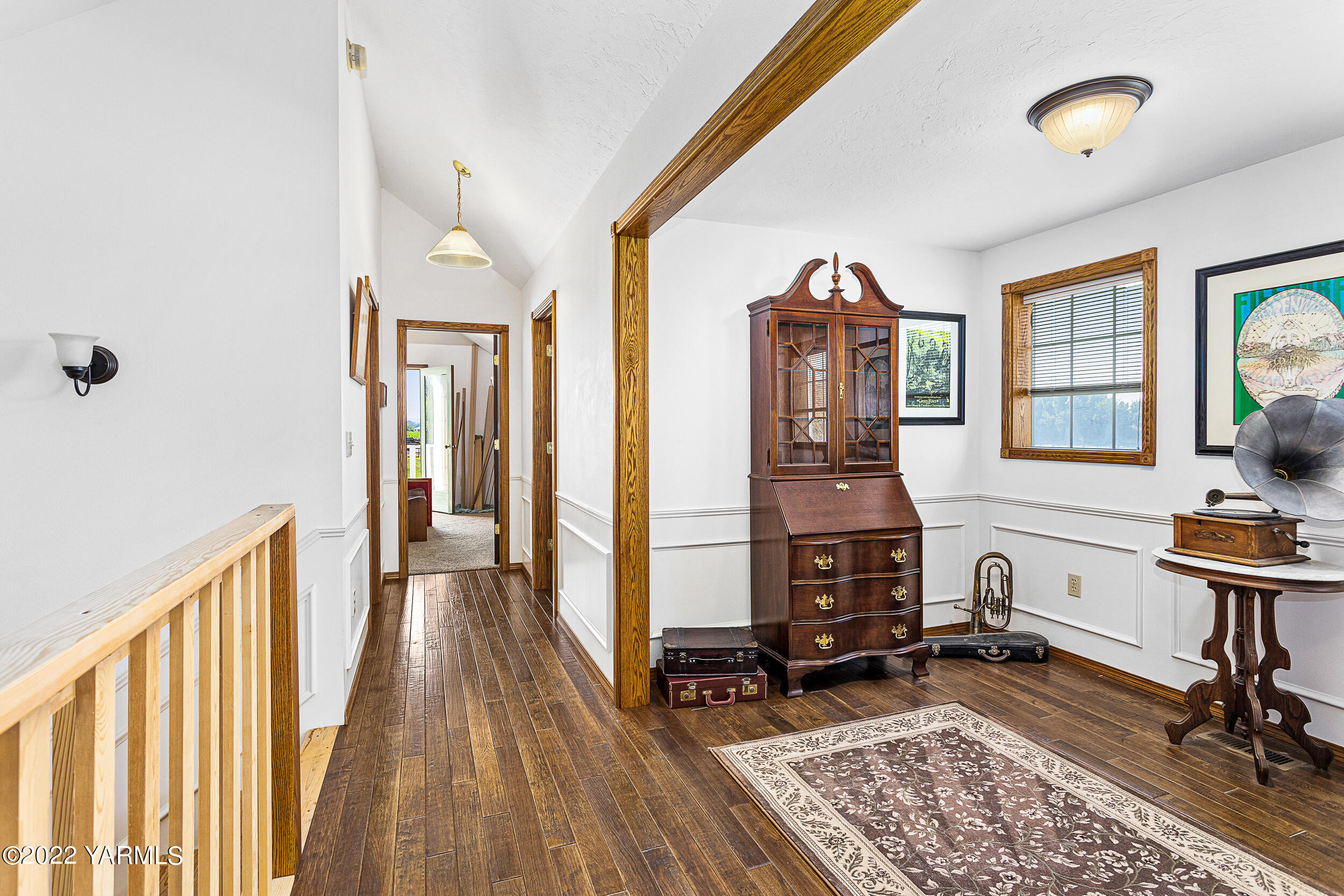 1991 Sheller Road Sunnyside, WA 98944 - Photo 22 of 33 Hallway to Upstairs Guestrooms and Bath