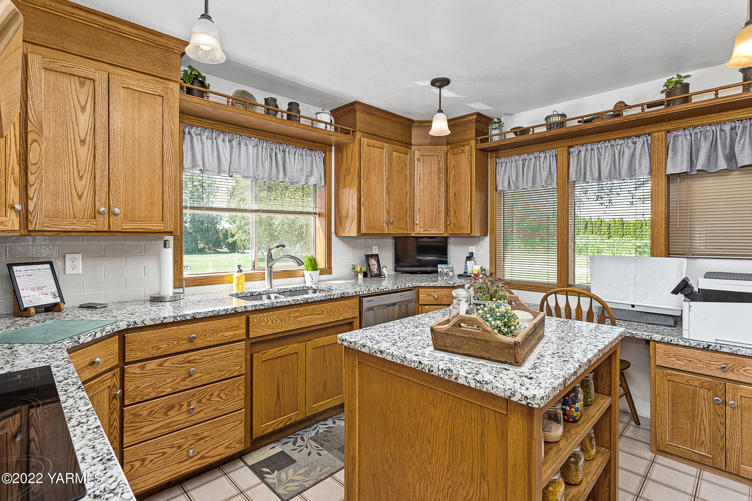 1991 Sheller Road Sunnyside, WA 98944 - Photo 8 of 33 Food Prep Area Ahead