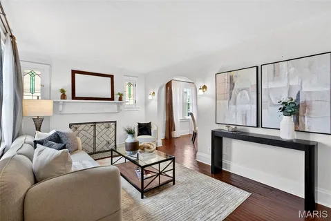 $259,900 | 2655 Louis Avenue, St. Louis, MO 63144