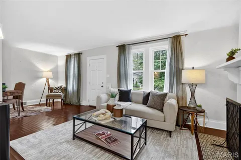 $259,900 | 2655 Louis Avenue, St. Louis, MO 63144