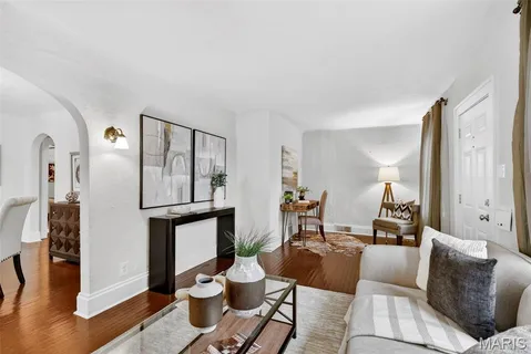 $259,900 | 2655 Louis Avenue, St. Louis, MO 63144