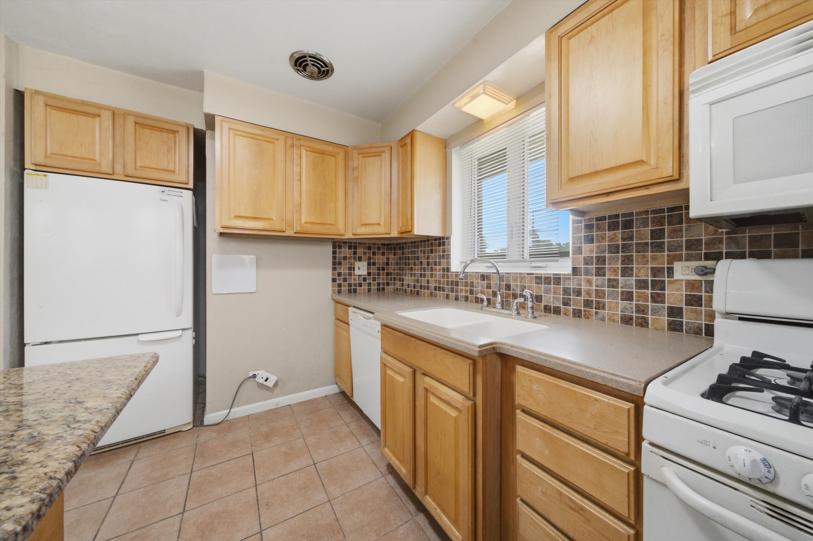 8404 45th Street Lyons, IL 60534 - Photo 14 of 26