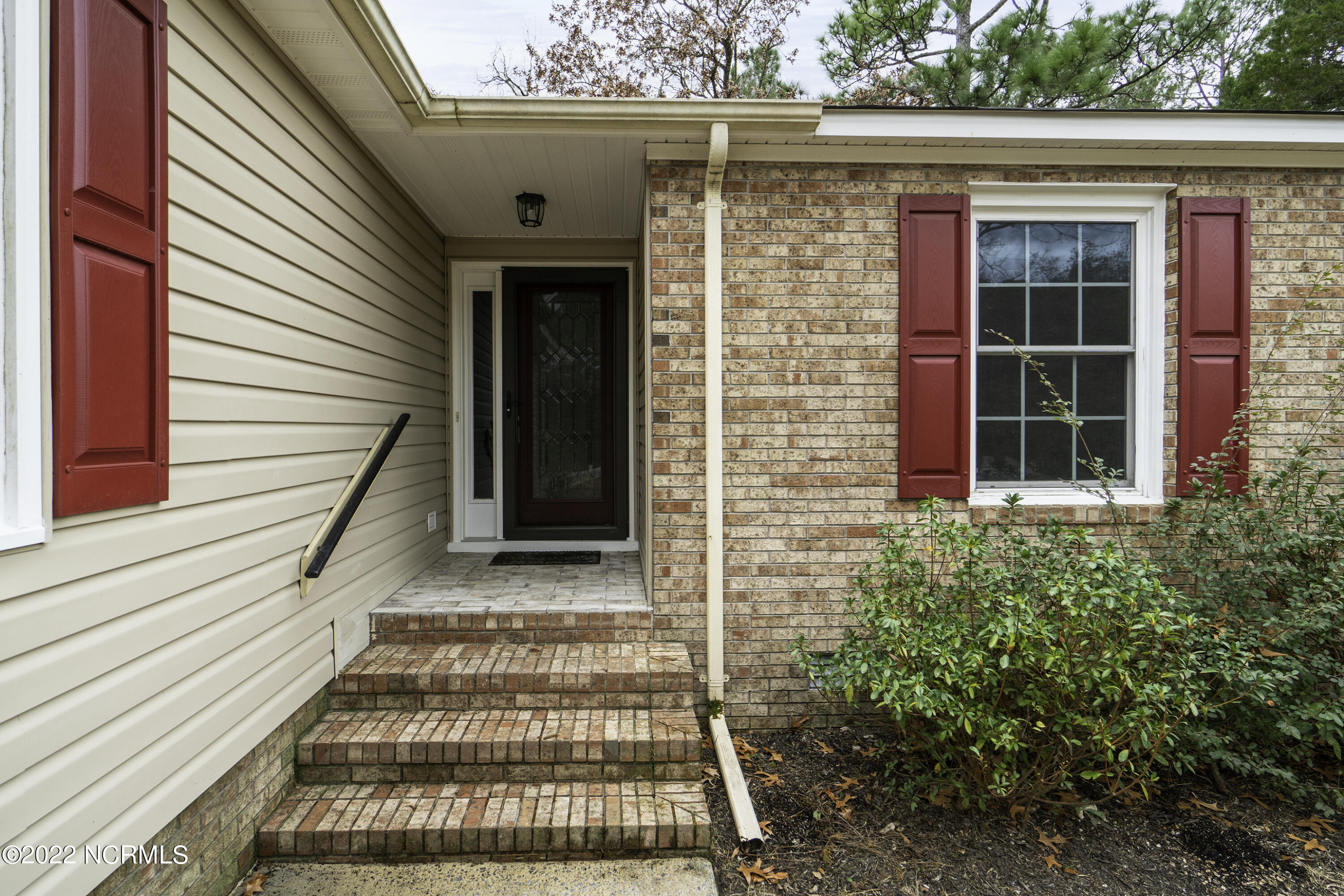 5808 Jolly Roger Road New Bern, NC 28560 - Photo 6 of 32 Inviting Entry Way