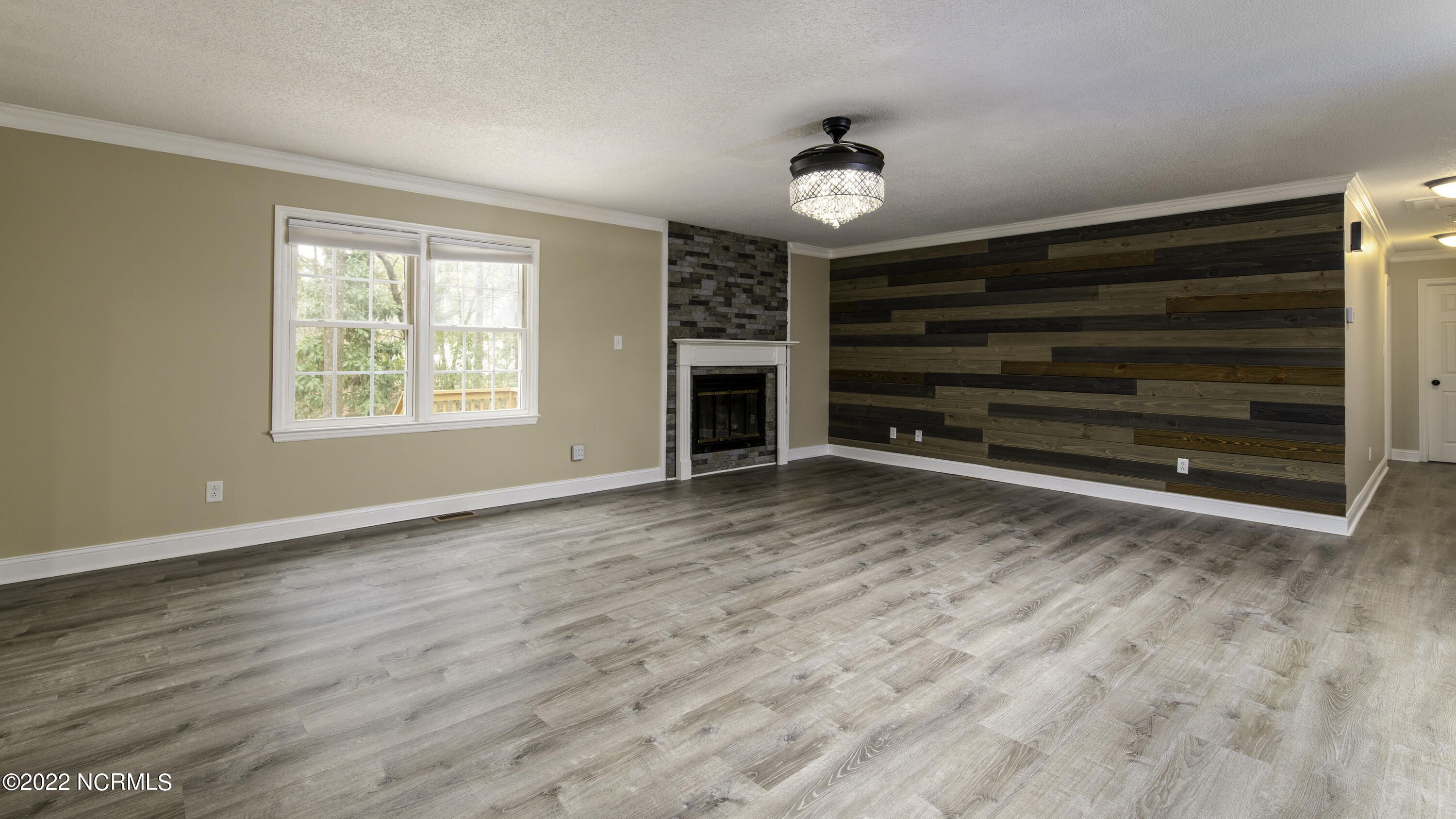 5808 Jolly Roger Road New Bern, NC 28560 - Photo 8 of 32 Living Room