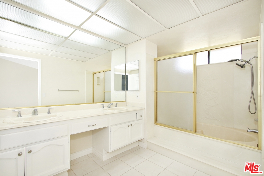 19726 Crystal Ridge Lane Porter Ranch, CA 91326 - Photo 17 of 25
