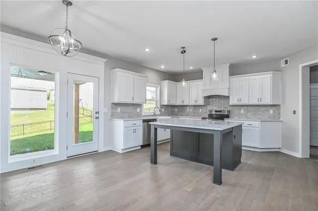 $634,950 | 2714 West Park Street, Olathe, KS 66061