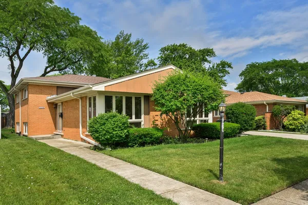 $585,000 | 9414 Ozanam Avenue, Morton Grove, IL 60053