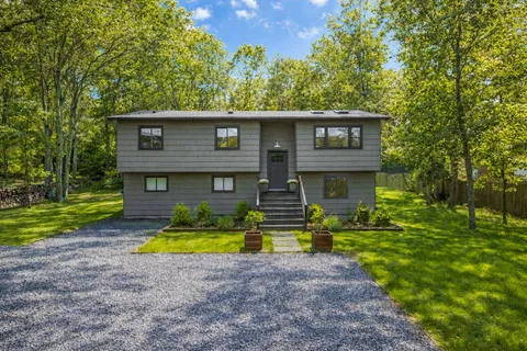 2347 Noyack Road, Sag Harbor, NY 11963