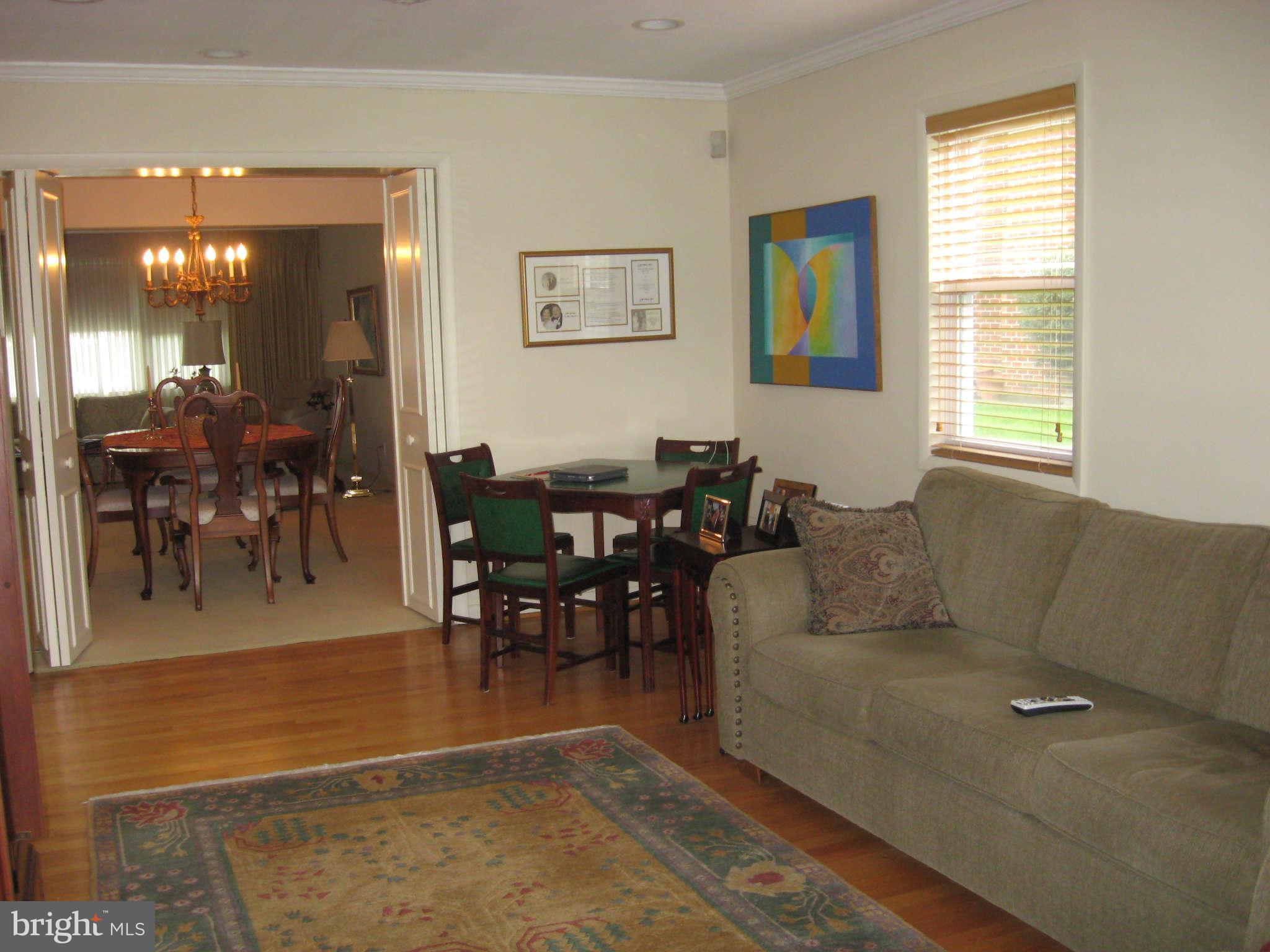 2302 Hanway Road Baltimore, MD 21209 - Photo 12 of 18 Family Room