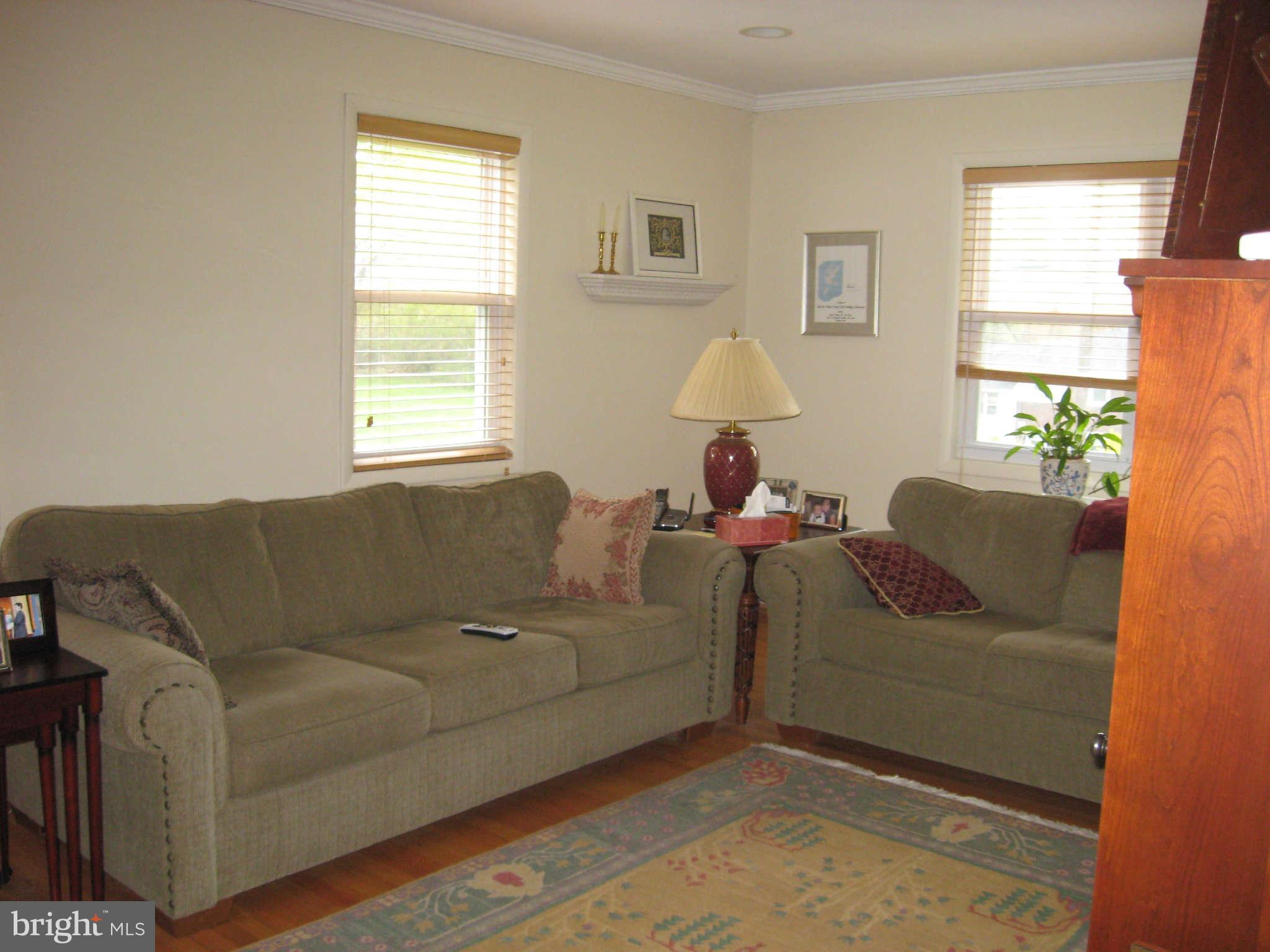 2302 Hanway Road Baltimore, MD 21209 - Photo 13 of 18 Family Room