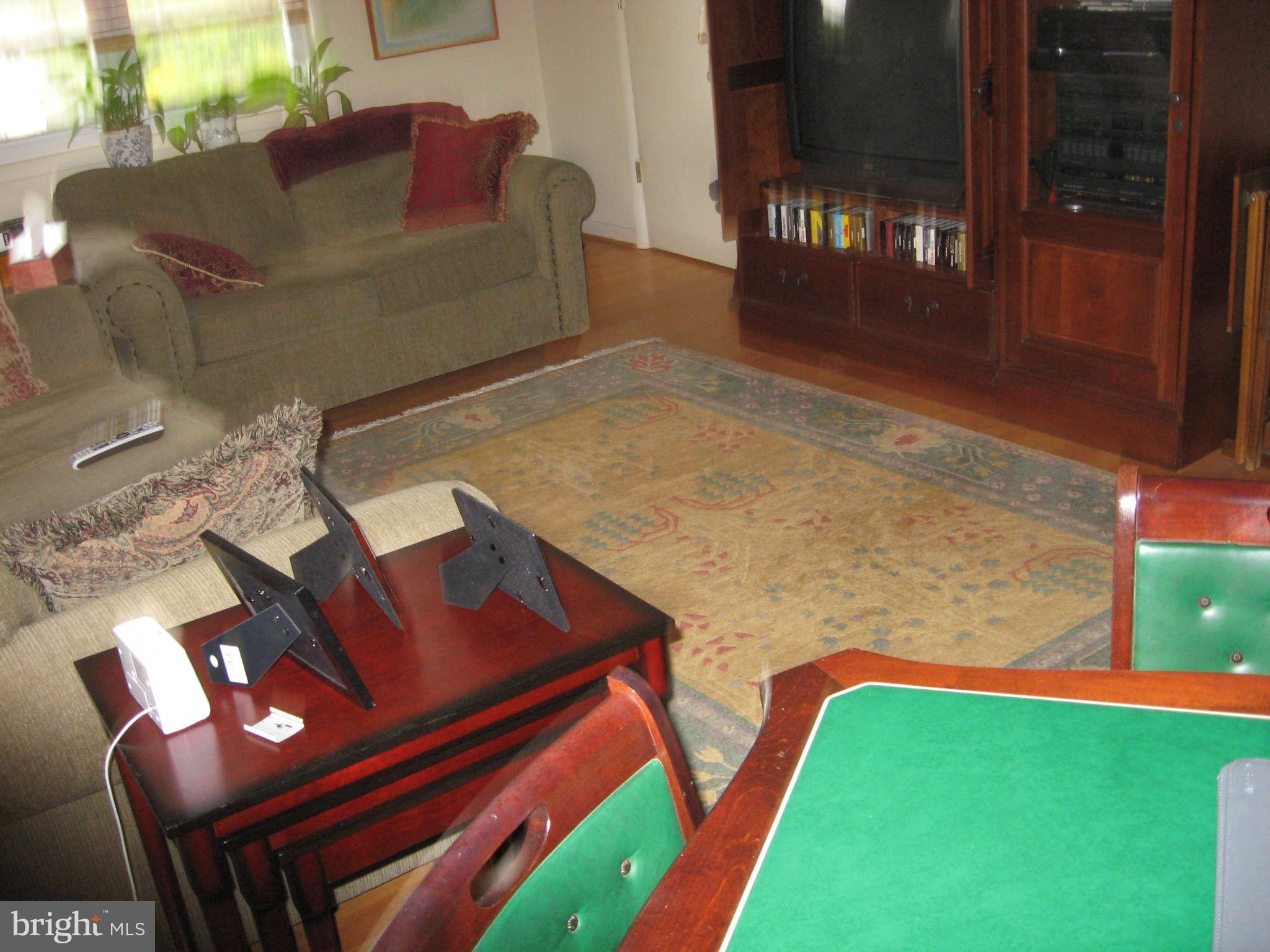 2302 Hanway Road Baltimore, MD 21209 - Photo 14 of 18 Family Room