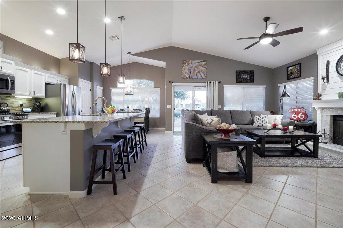 3408 East Clark Road Phoenix, AZ 85050 - Photo 9 of 34 Kitchen and family room