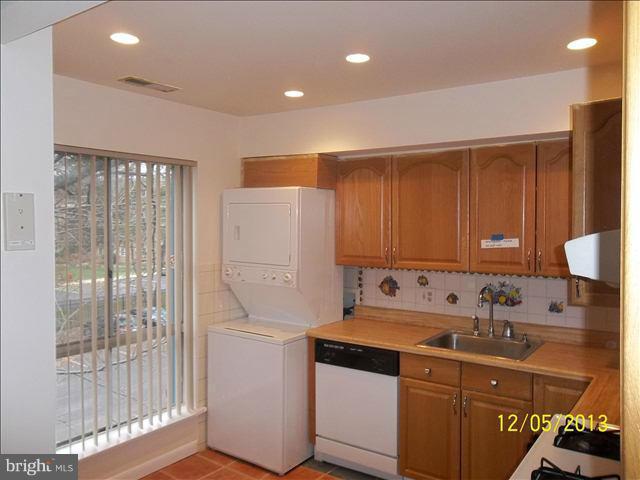 3936 Bel Pre Road, Unit 7 Silver Spring, MD 20906 - Photo 4 of 9 Kitchen