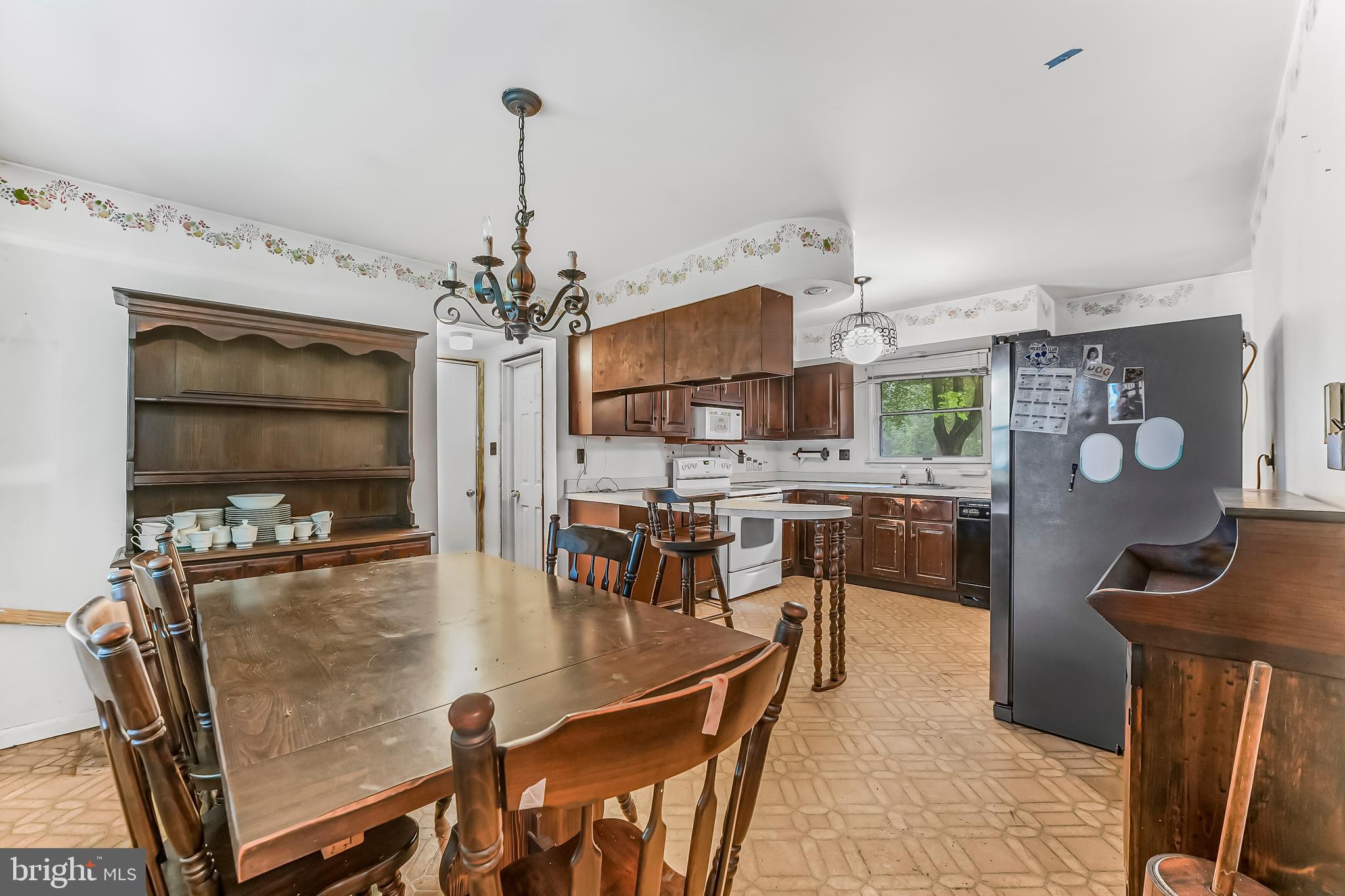 5540 Chelsea Road Upper Chichester, PA 19014 - Photo 4 of 31 Gallery Image 4