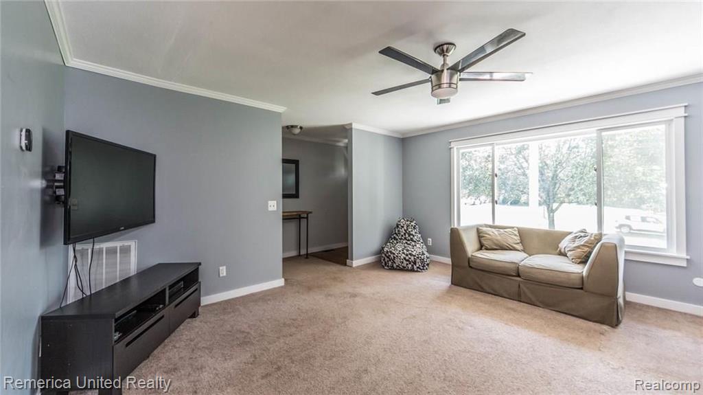29520 Geraldine Road Farmington Hills, MI 48336 - Photo 10 of 44