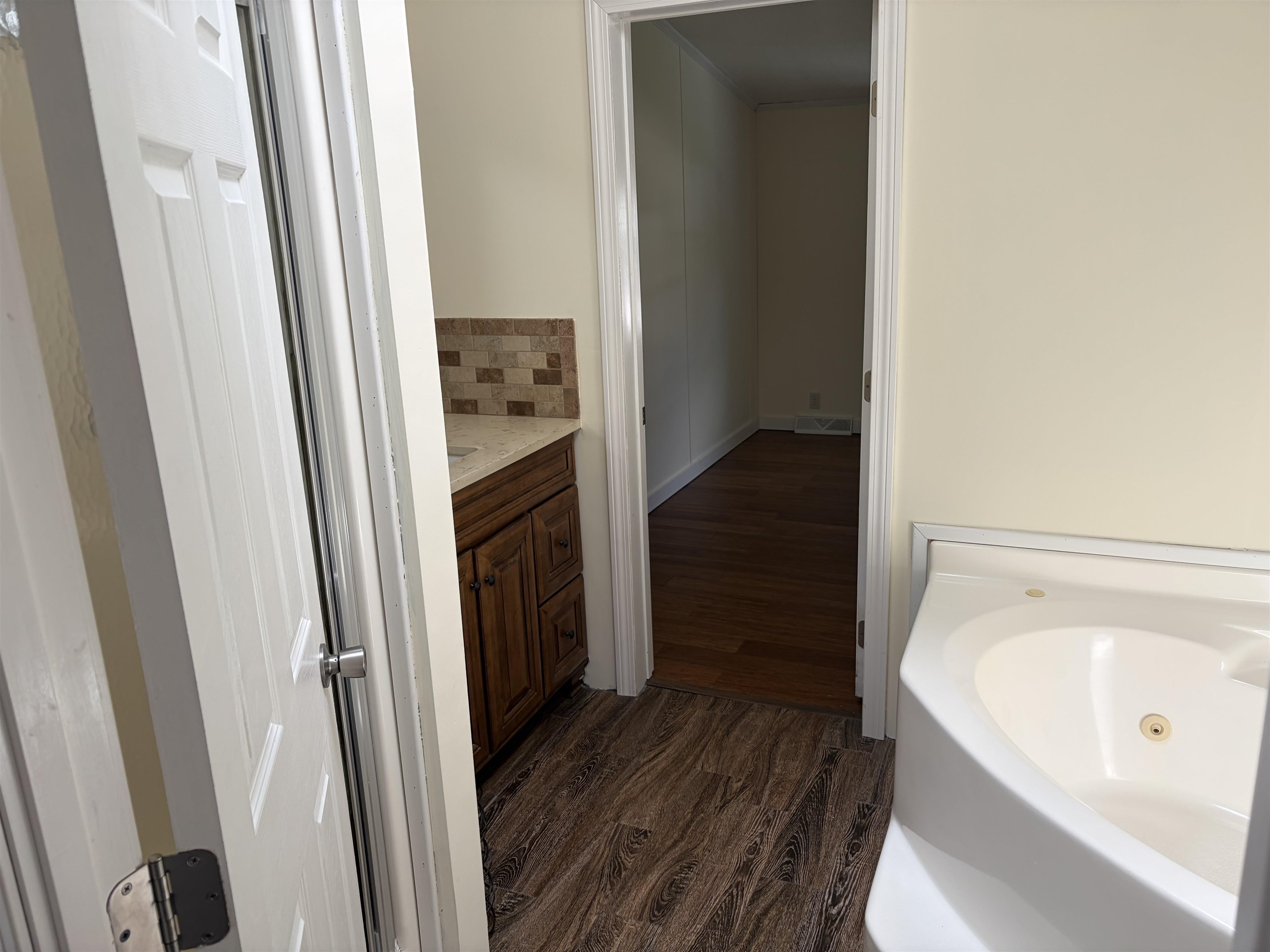 10 Eric Avenue Nashua, NH 03062 - Photo 12 of 21