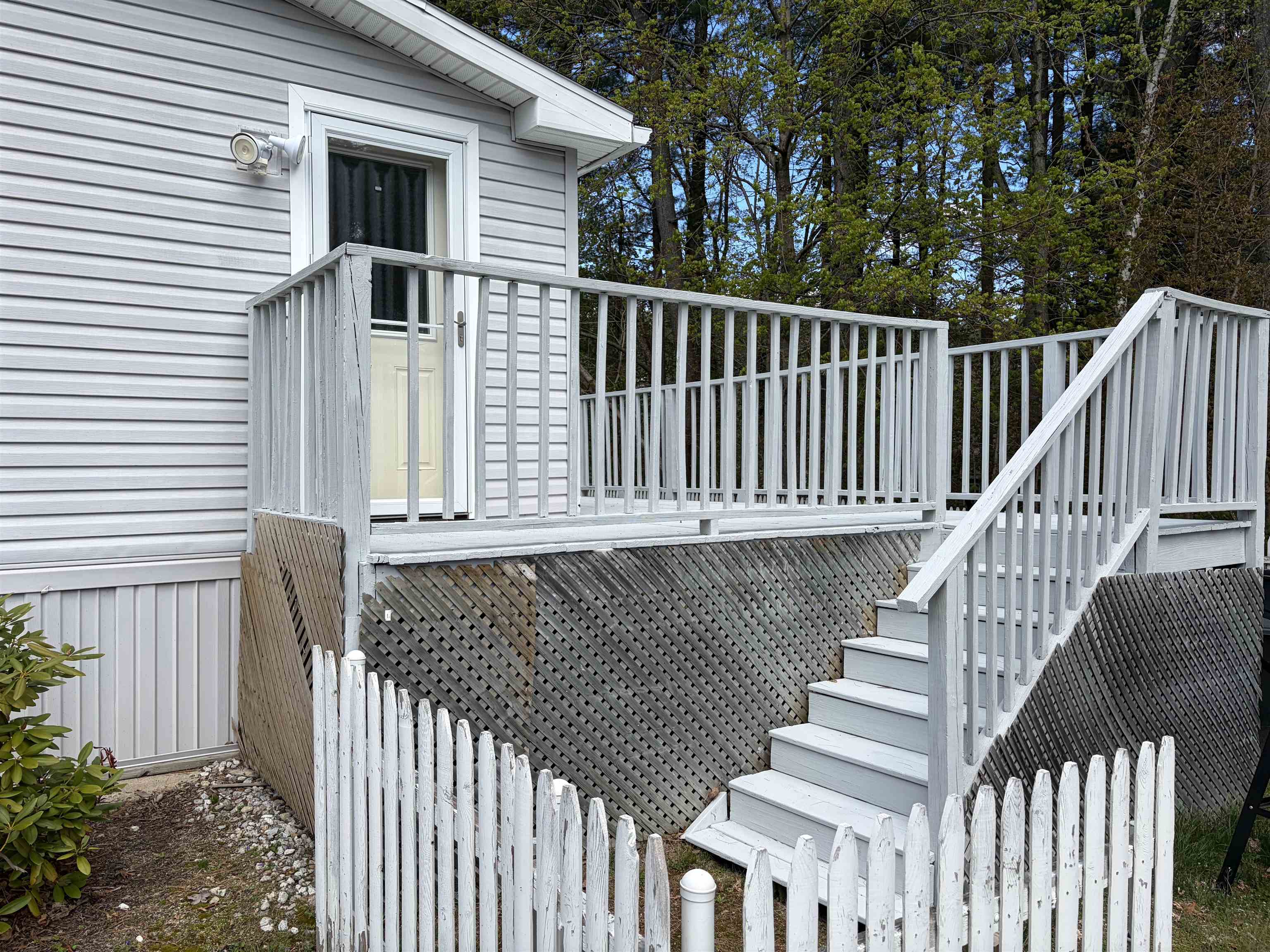 10 Eric Avenue Nashua, NH 03062 - Photo 19 of 21