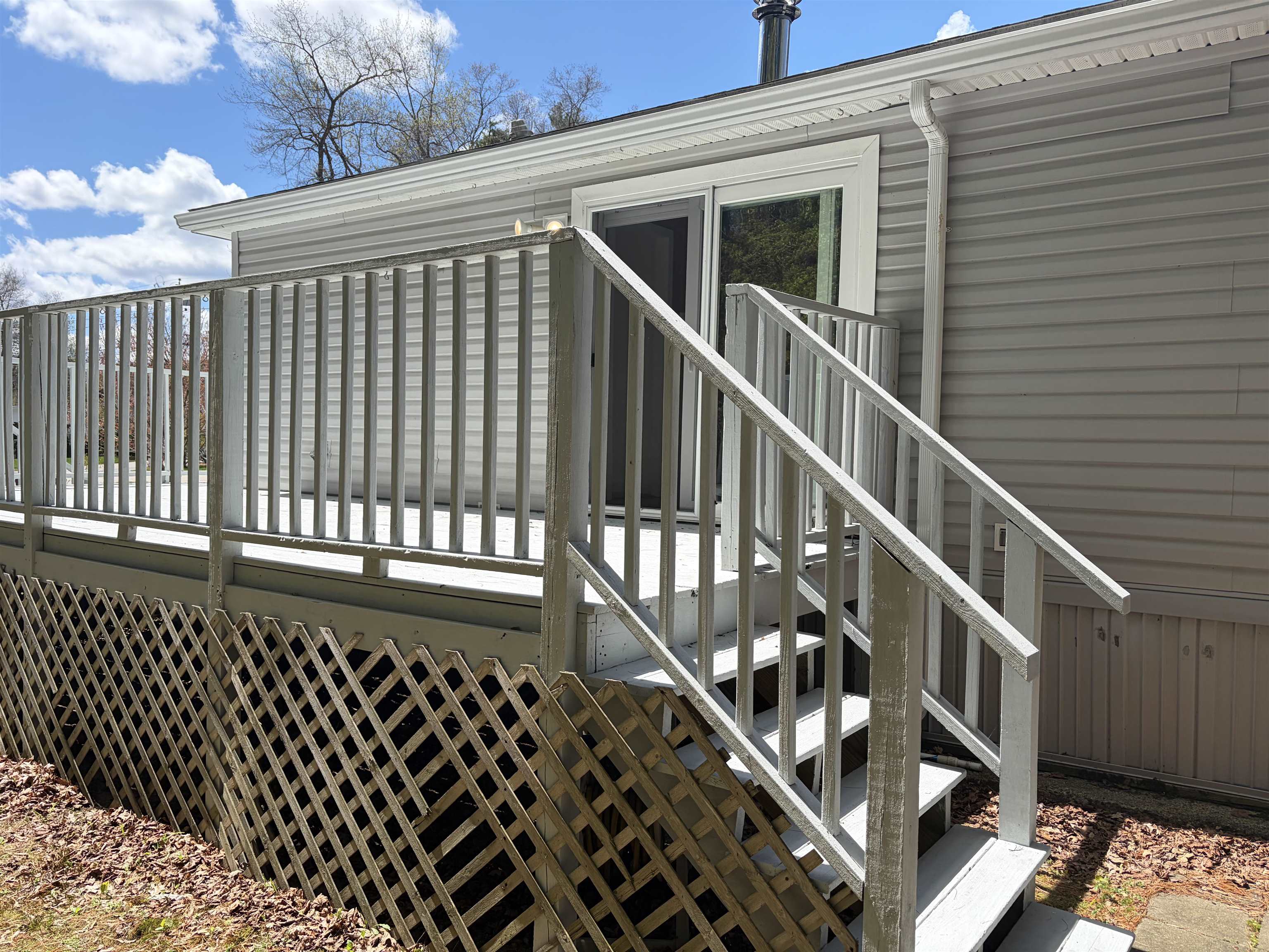 10 Eric Avenue Nashua, NH 03062 - Photo 4 of 21