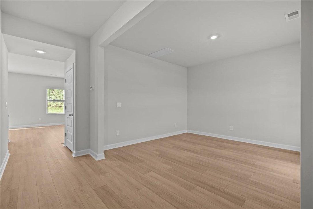 815 Penfold Pointe Wellford, SC 29385 - Photo 3 of 34