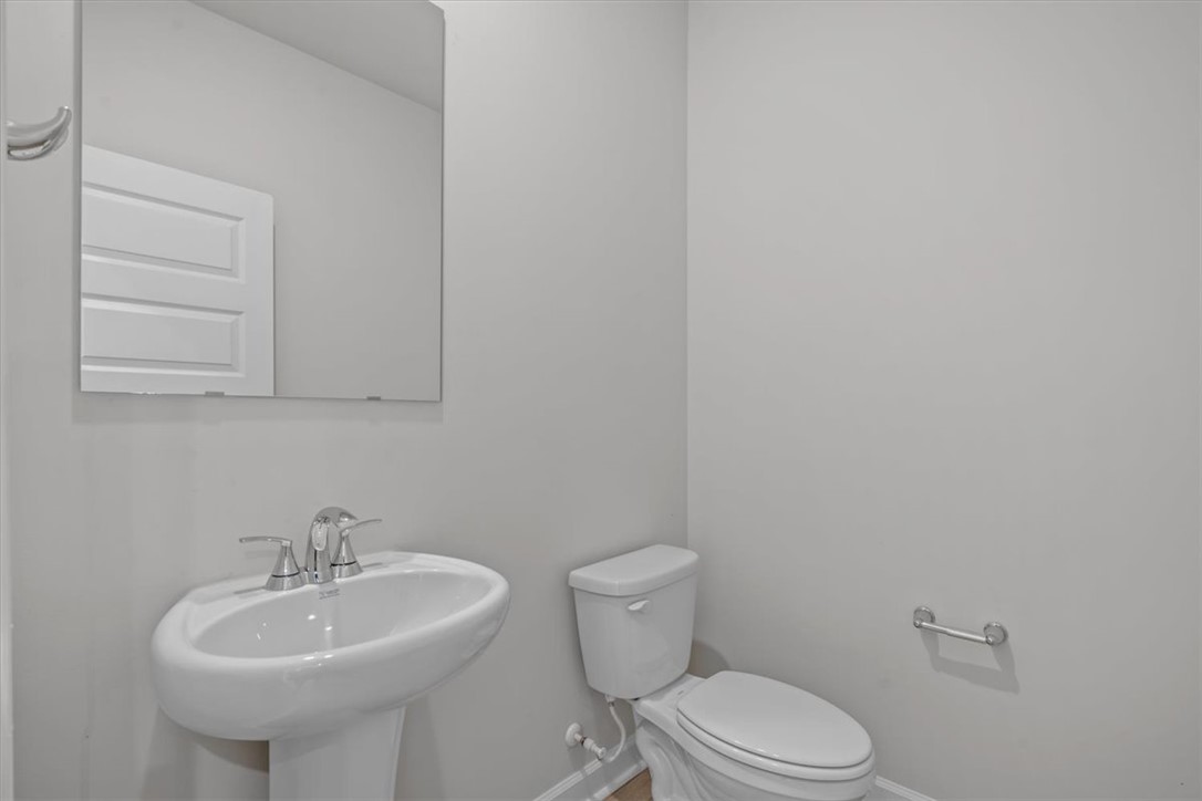 815 Penfold Pointe Wellford, SC 29385 - Photo 6 of 34