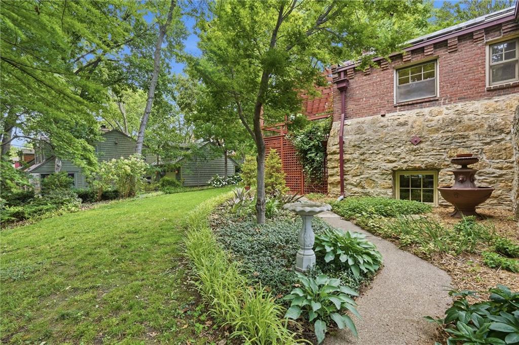 4708 Rockhill Road Kansas City, MO 64110 - Photo 35 of 48