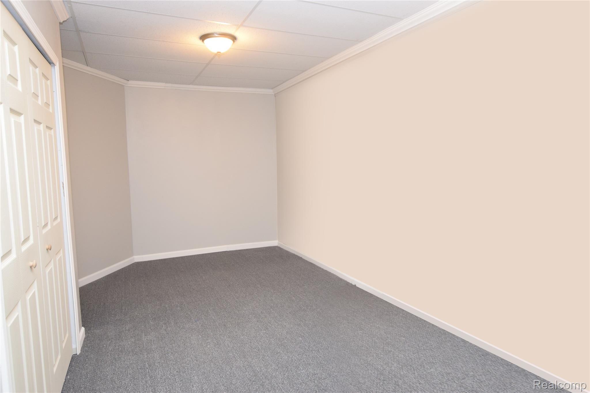3271 East Rolston Road Fenton, MI 48430 - Photo 10 of 15 Basement Bedroom