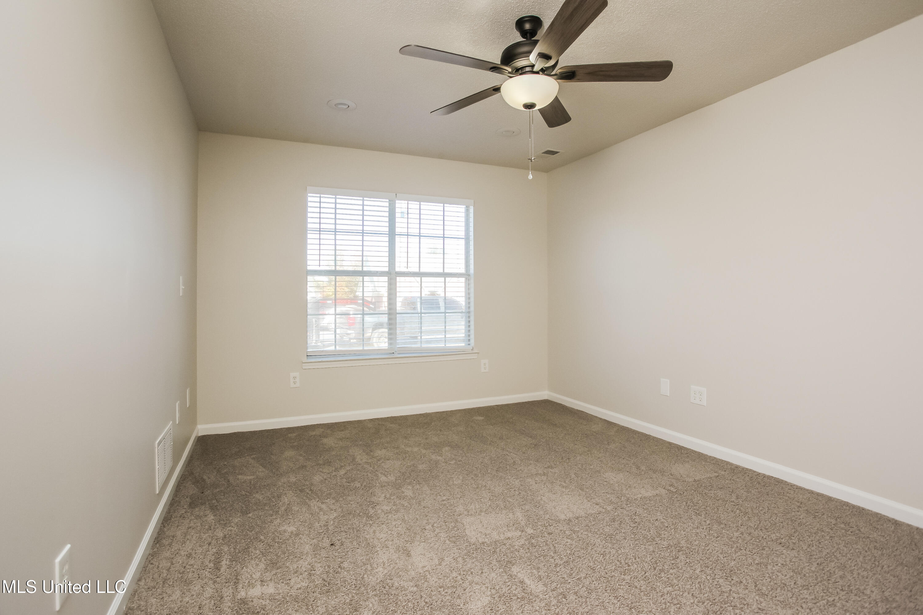 6181 Liberty Estates Drive Walls, MS 38680 - Photo 9 of 15 010-photo-bedroom-14941748