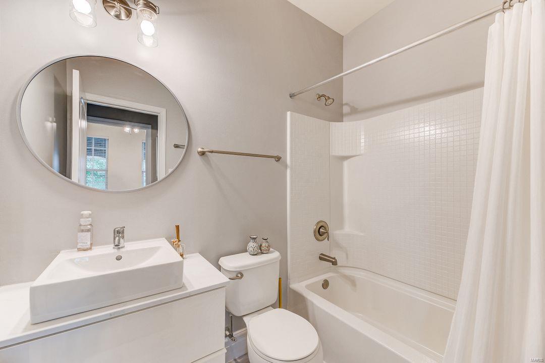 443 Maple Rise Path Chesterfield, MO 63005 - Photo 12 of 25 Gallery Image 12