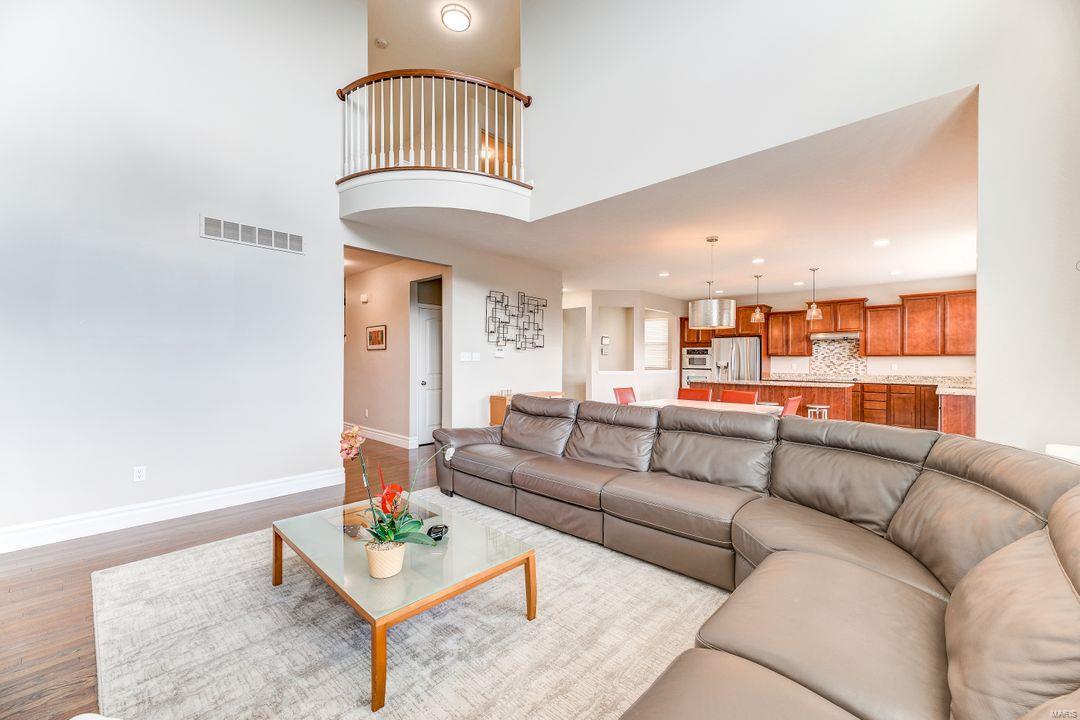 443 Maple Rise Path Chesterfield, MO 63005 - Photo 4 of 25 Gallery Image 4