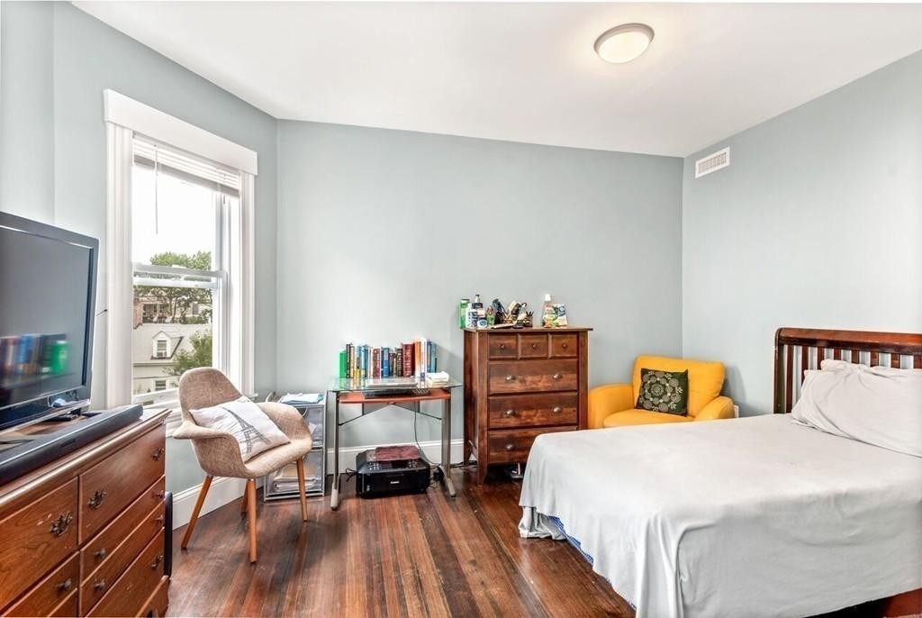 389 Centre Street, Unit 1 Boston, MA 02122 - Photo 3 of 7