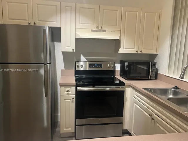 $1,800 | 6692 West Sample Road, Unit 6692, Coral Springs, FL 33067