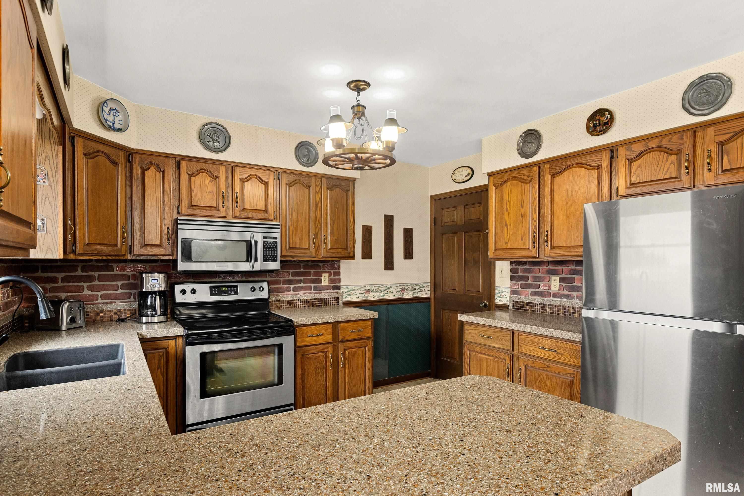 1522 North Stone School Road Elmwood, IL 61529 - Photo 13 of 77