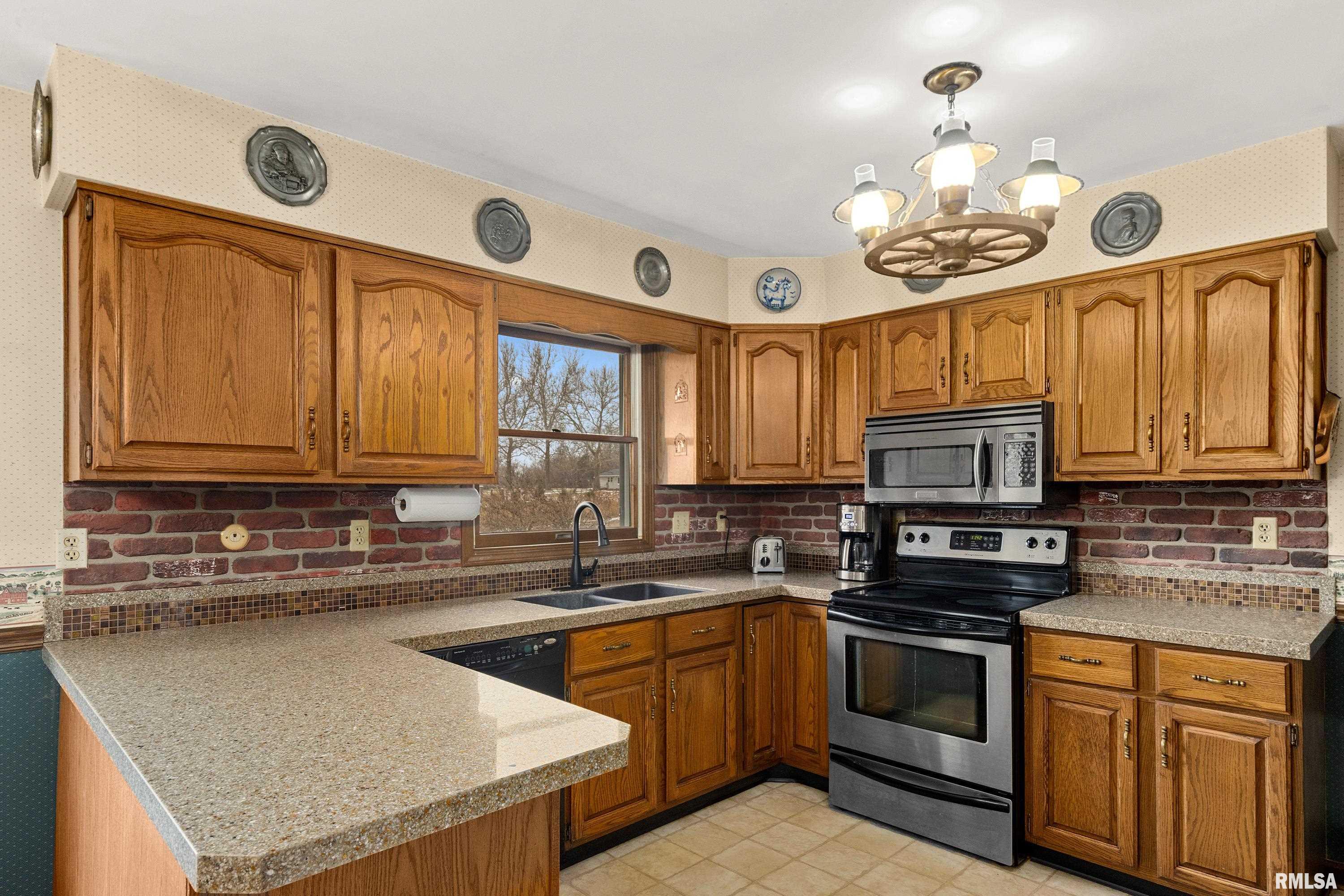 1522 North Stone School Road Elmwood, IL 61529 - Photo 14 of 77