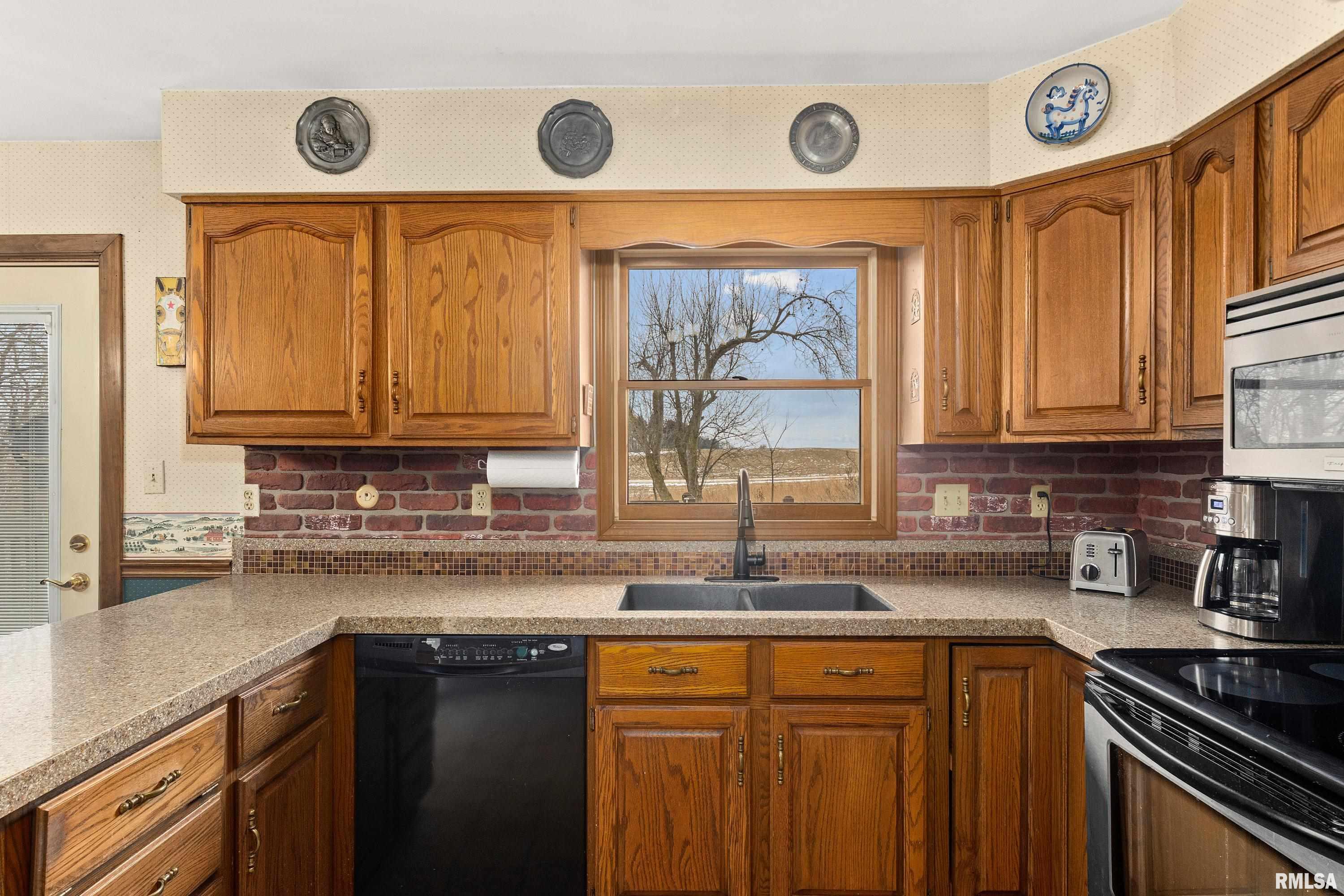 1522 North Stone School Road Elmwood, IL 61529 - Photo 15 of 77