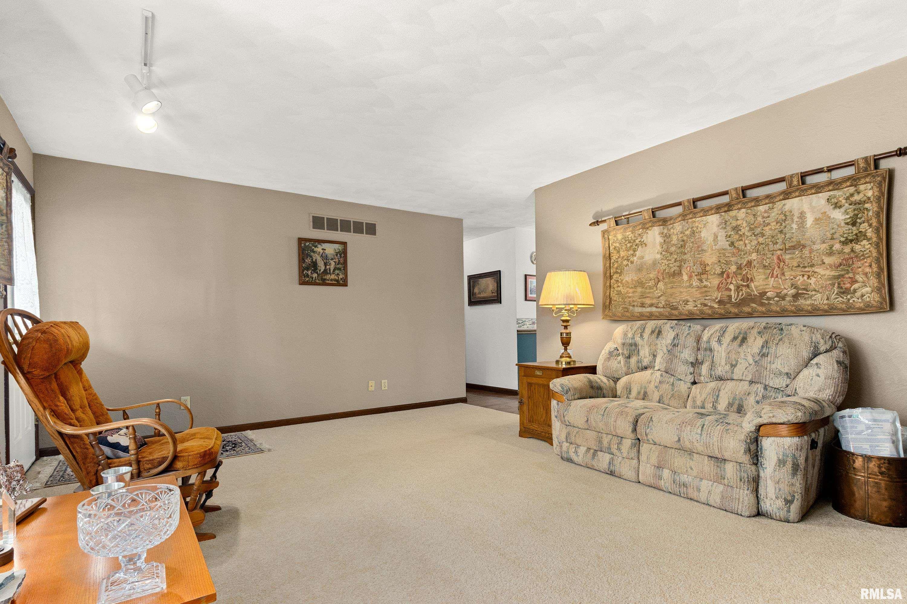 1522 North Stone School Road Elmwood, IL 61529 - Photo 10 of 77