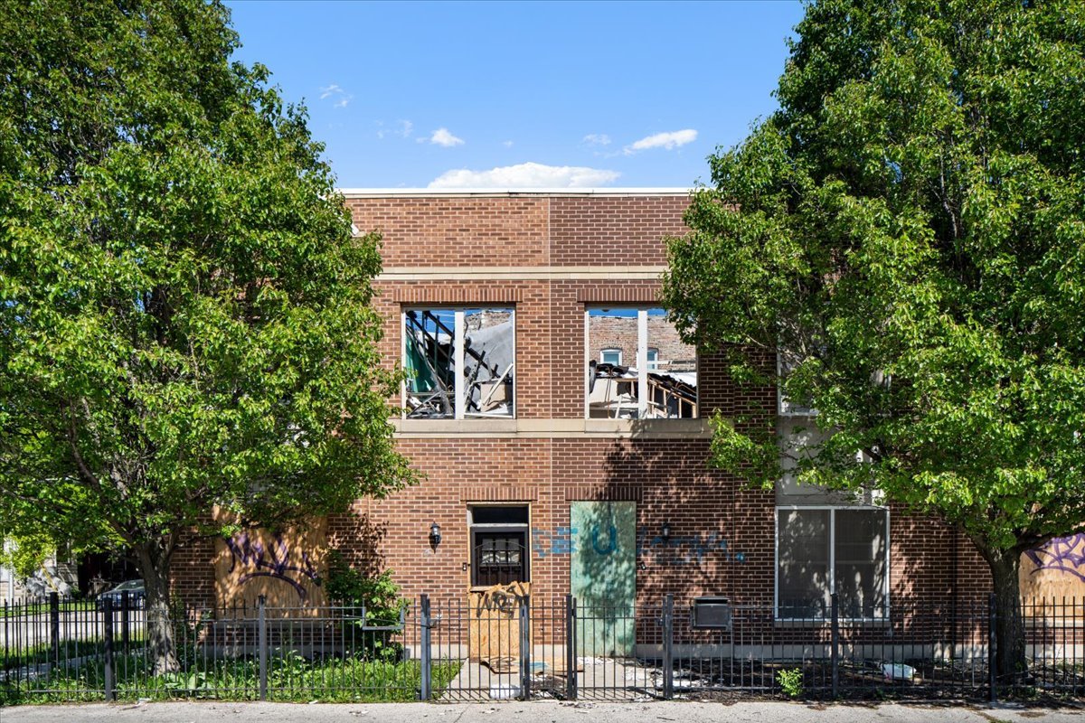 3149 West Lexington Street, Unit 2 Chicago, IL 60612 - Photo 1 of 4