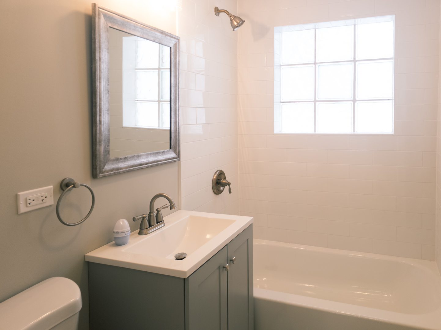 1904 South Fairview Avenue Park Ridge, IL 60068 - Photo 12 of 18 a bathroom with a sink toilet and shower