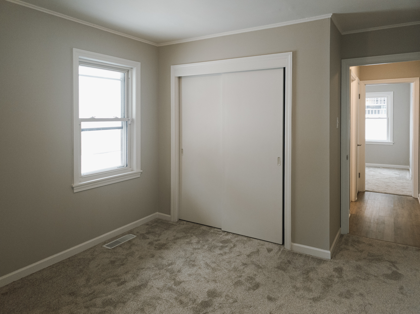 1904 South Fairview Avenue Park Ridge, IL 60068 - Photo 13 of 18 an empty room that has a window