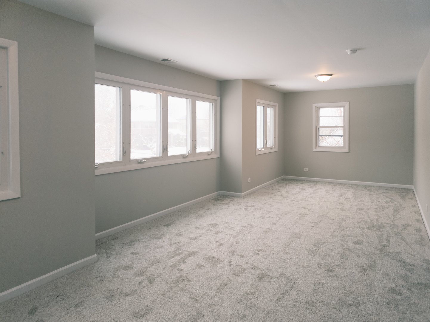 1904 South Fairview Avenue Park Ridge, IL 60068 - Photo 14 of 18 an empty room with windows