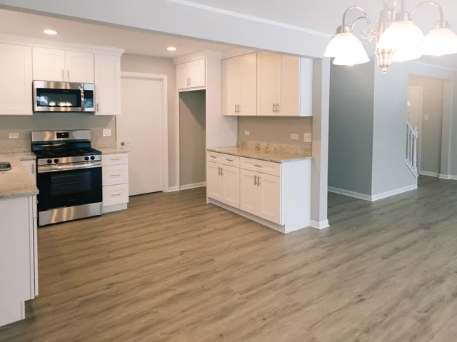 $639,000 | 1904 South Fairview Avenue, Park Ridge, IL 60068