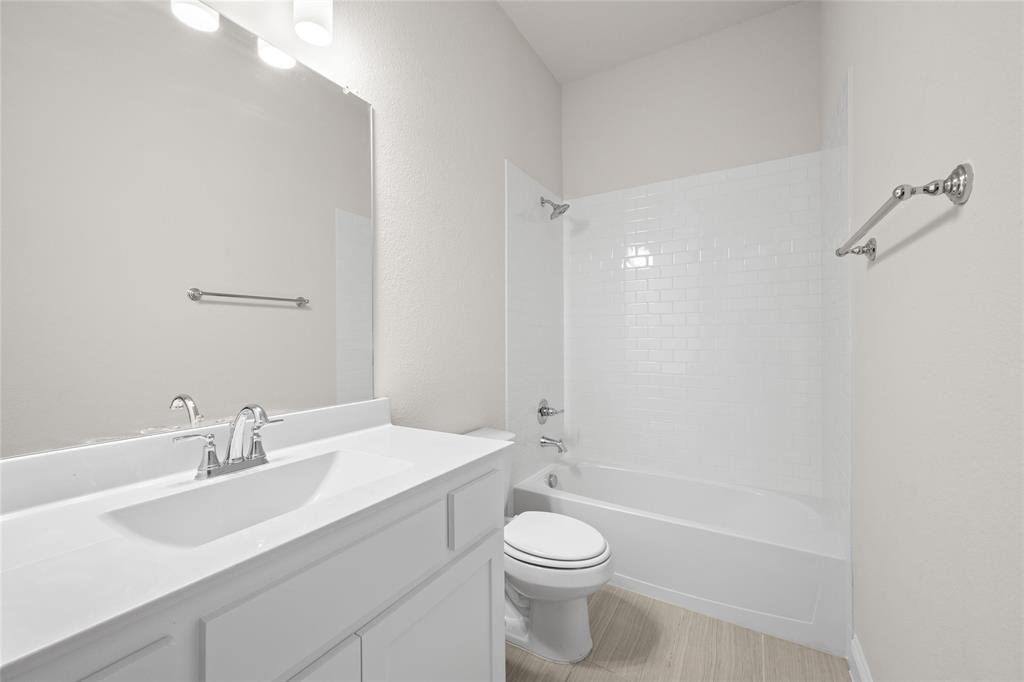 4017 Alpine Street Midlothian, TX 76065 - Photo 19 of 31 4017 Alpine Bathroom2